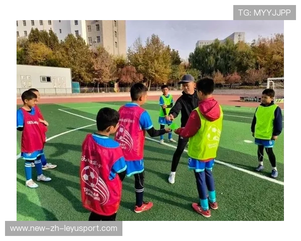 俱乐部与学校共办夏季足球营推动校园运动发展,俱乐部与校园足球合作协议 俱乐部与学校共办夏季足球营推动校园运动发展,俱乐部与校园足球合作协议
