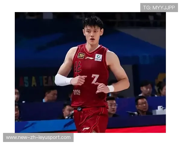 北京外线命中率飙升,曾凡博空切接力完成暴扣,亮眼表现引爆赛场! 北京外线命中率飙升,曾凡博空切接力完成暴扣,亮眼表现引爆赛场!